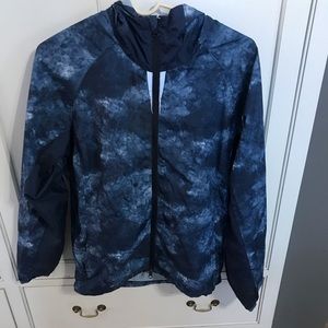 Rain jacket/windbreaker